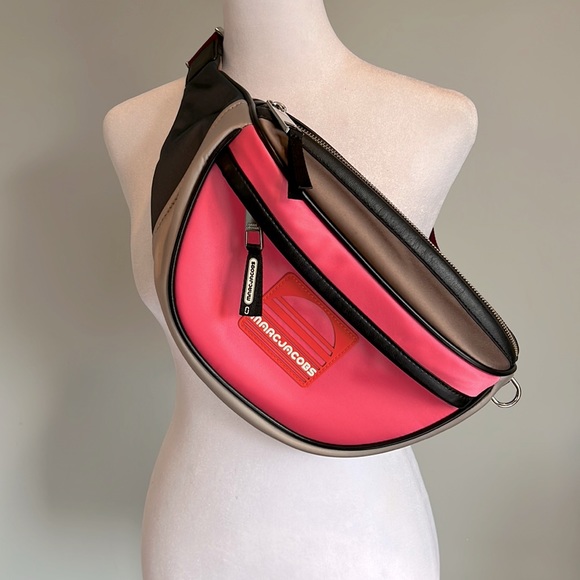 Marc Jacobs Handbags - Marc Jacobs sport fanny pack. Approx. 8”x12”. NWOT